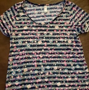 😍Lularoe Classic Tee